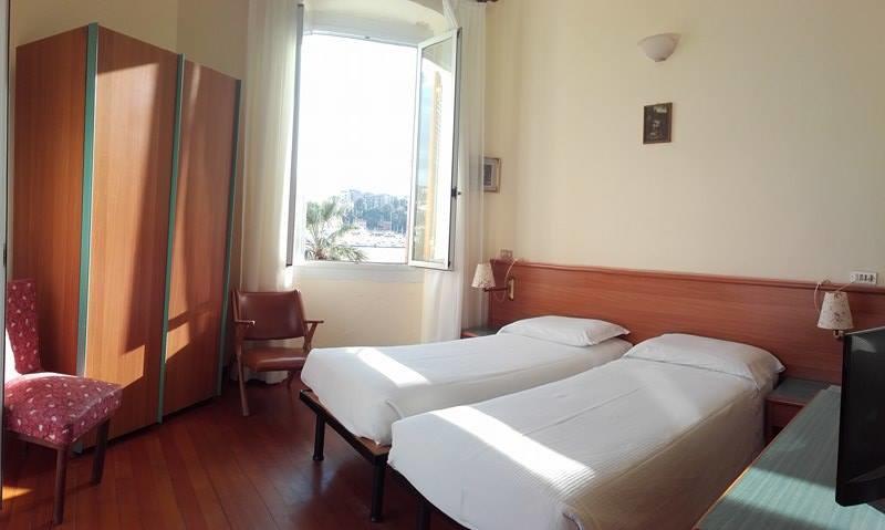 Albergo Bandoni Рапало Екстериор снимка